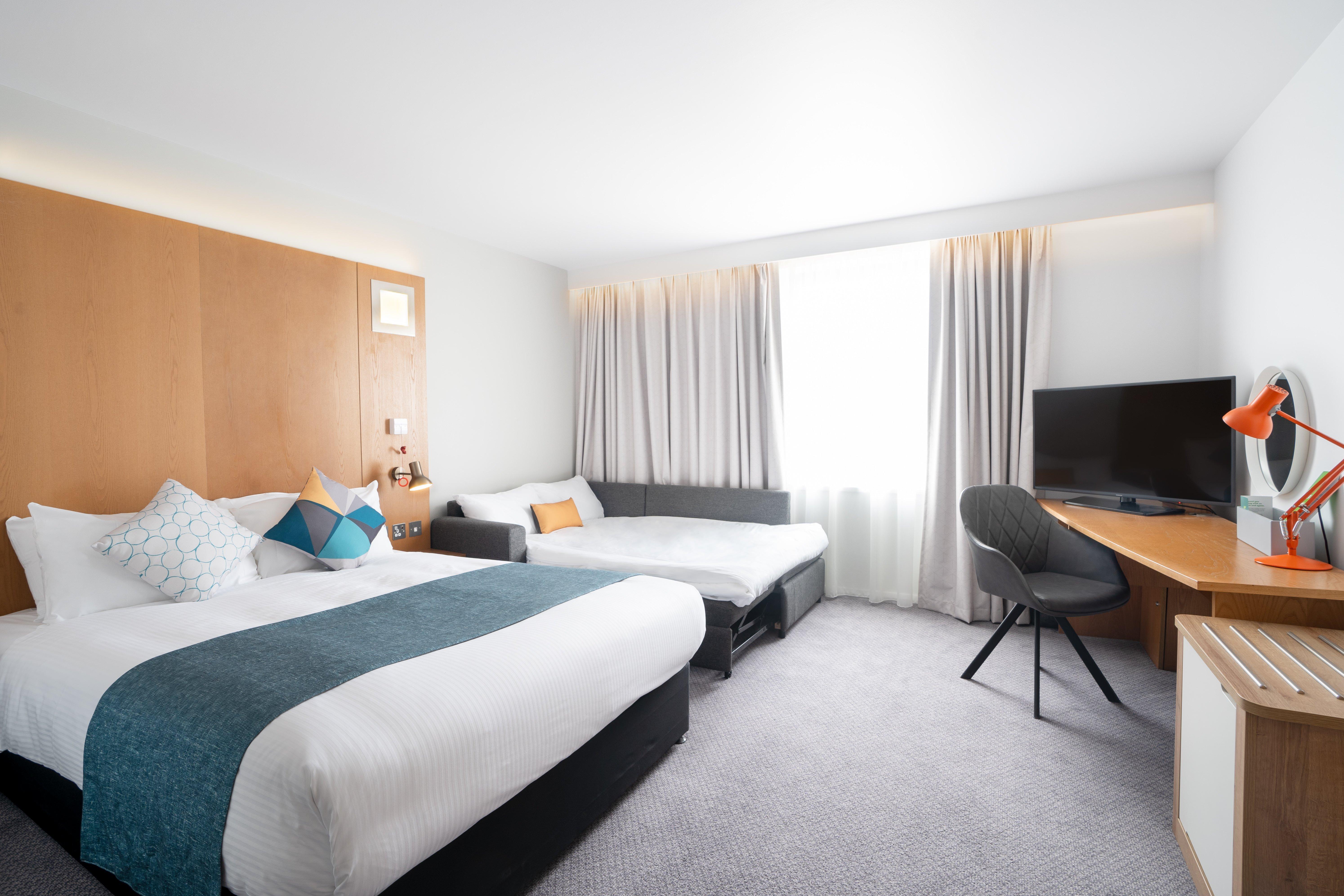 Holiday Inn Bournemouth By Ihg Bagian luar foto
