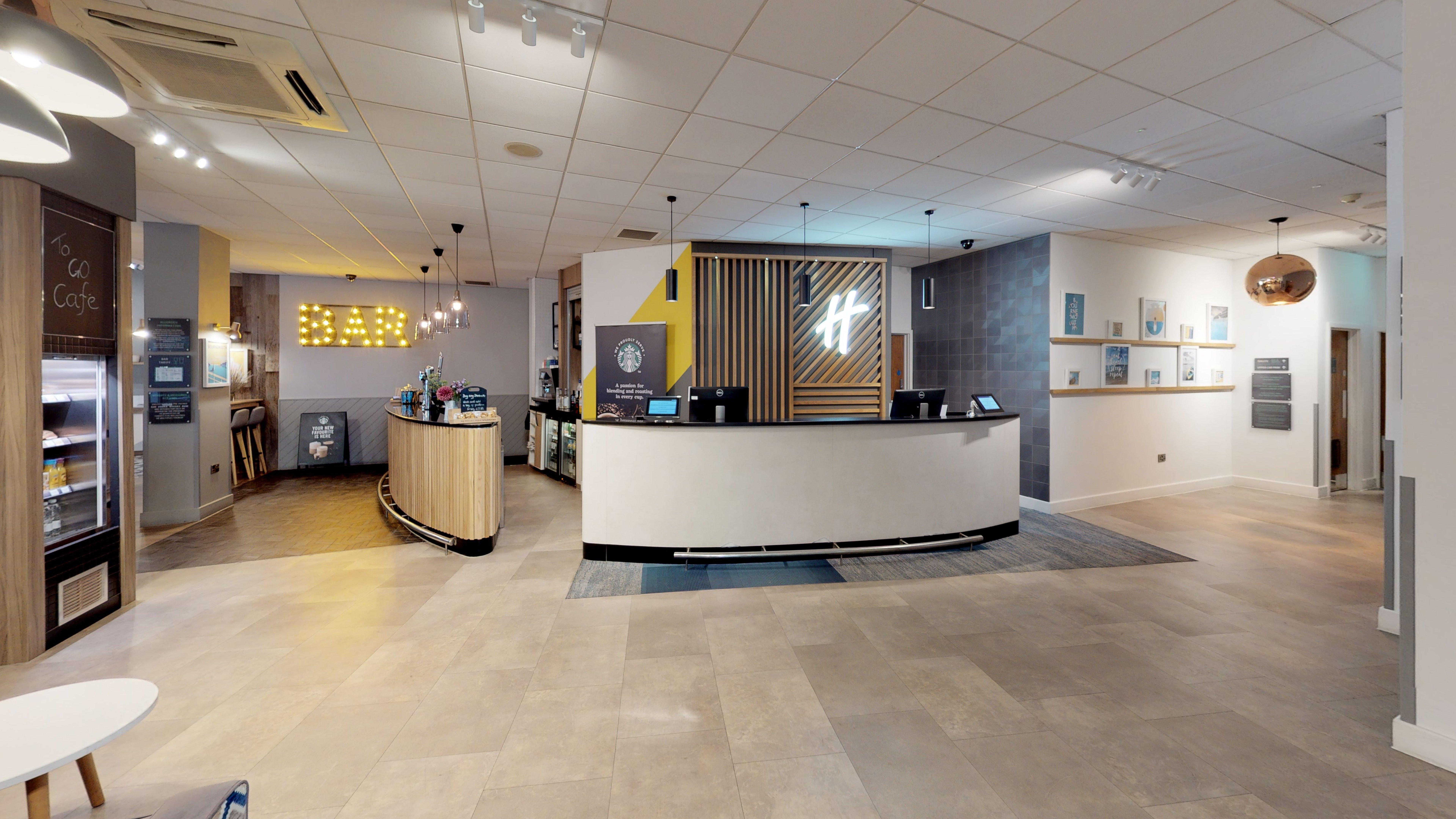 Holiday Inn Bournemouth By Ihg Bagian luar foto