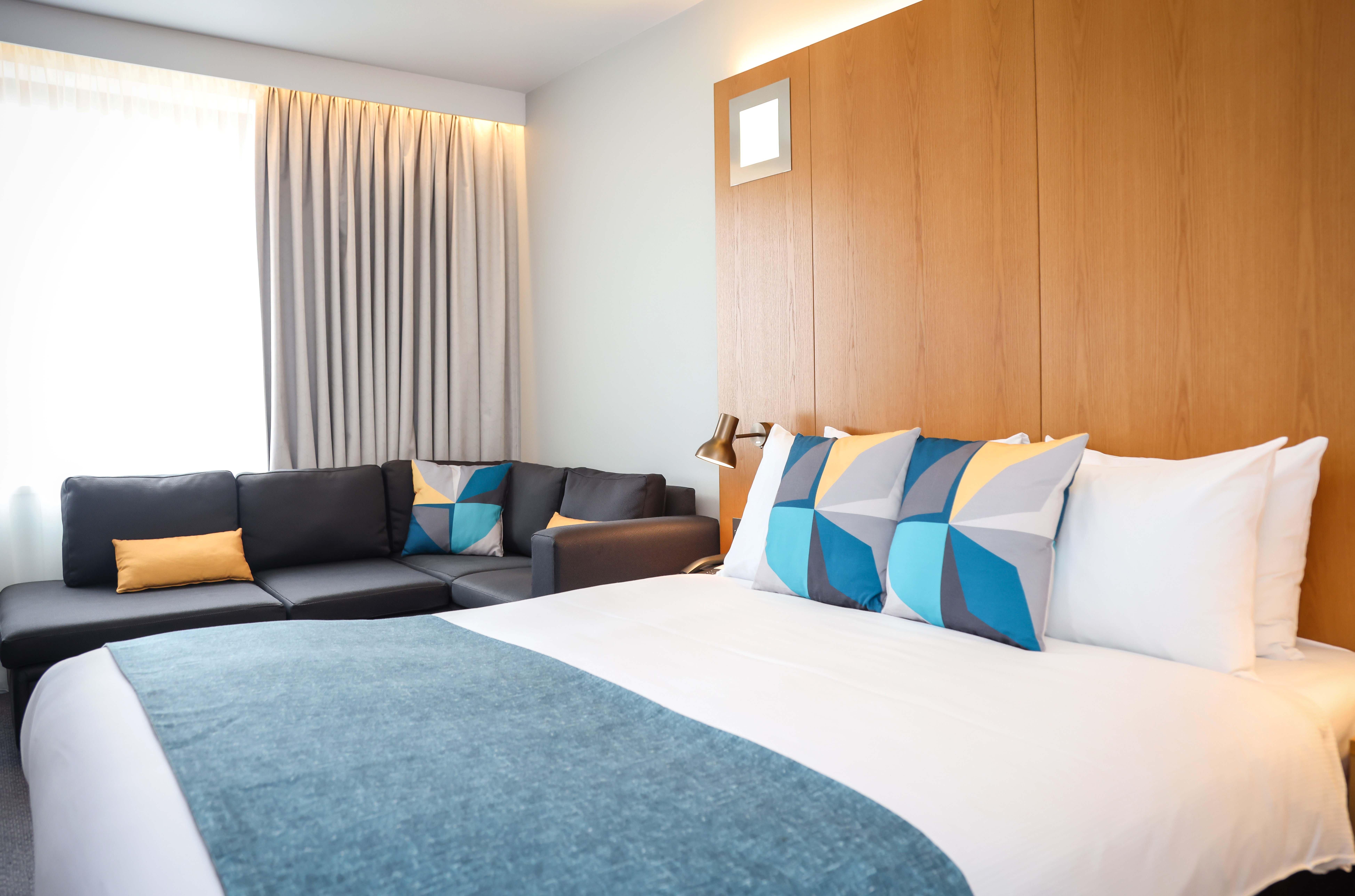 Holiday Inn Bournemouth By Ihg Bagian luar foto