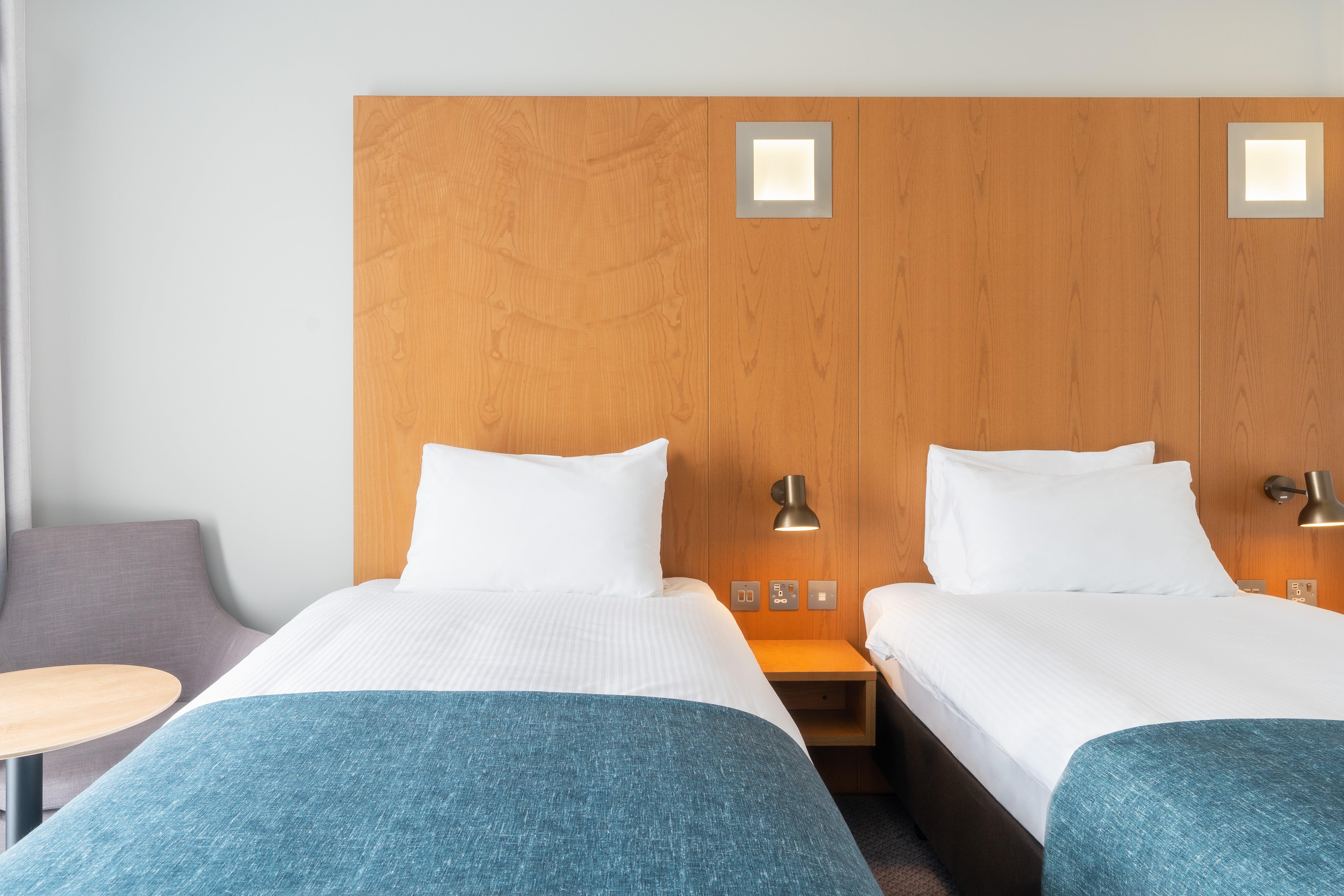 Holiday Inn Bournemouth By Ihg Bagian luar foto