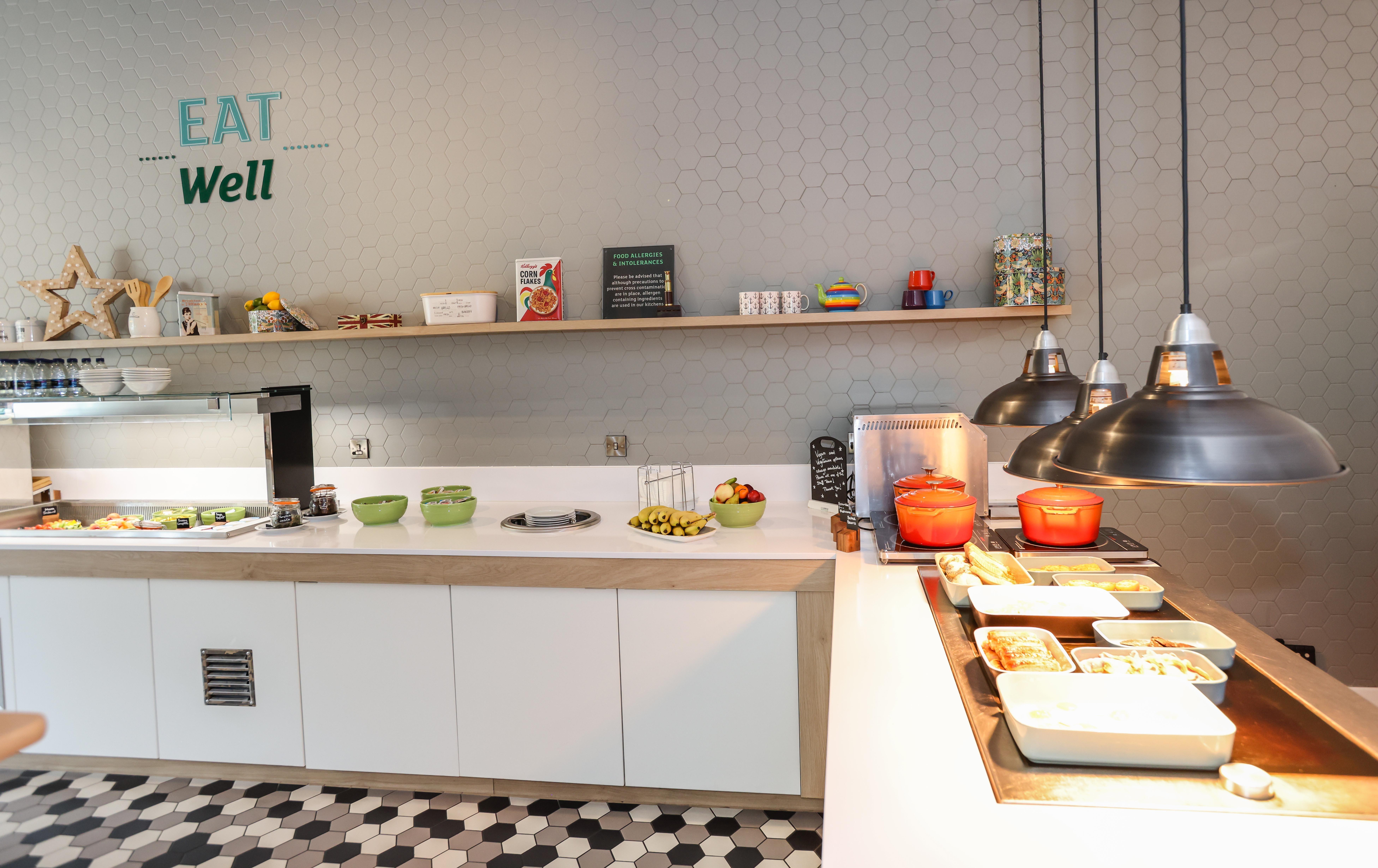 Holiday Inn Bournemouth By Ihg Bagian luar foto